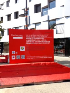Lyon 3e - Rue Mouton-Duvernet, pose d'une canalisation reliant le parking LPA à la centrale de production de froid, plaque