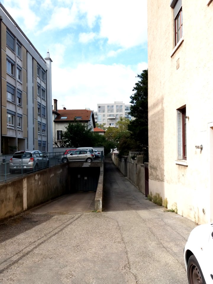 Lyon 4e - Impasse de la Loge, depuis la rue de Cuire