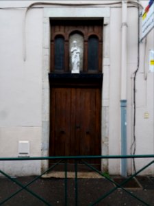 Lyon 4e - Rue Jacques-Louis Hénon, porte de l'école maternelle Saint-Denis