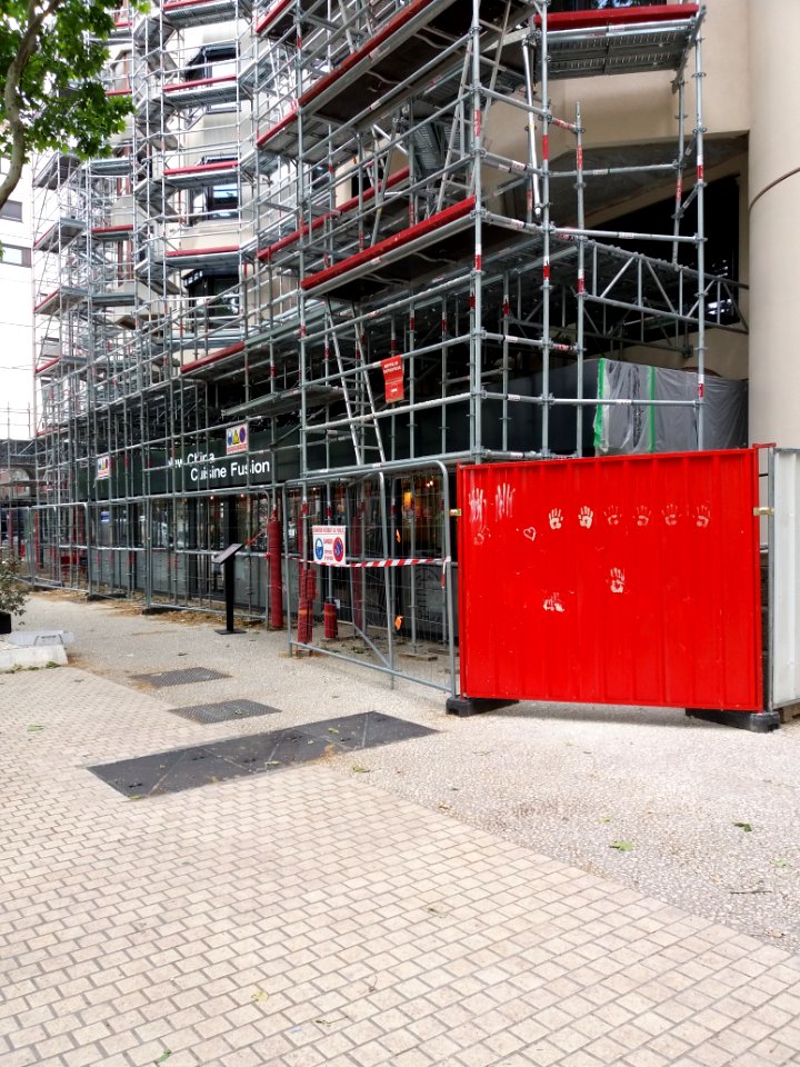 Lyon 3e - Rue Garibaldi, restaurant New China, au numéro 178, derrière les échafaudages