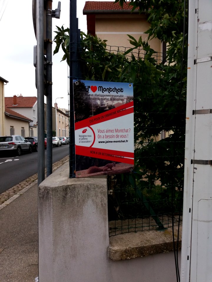 Lyon 3e - Rue Jules Massenet, plaque J'aime Monchat