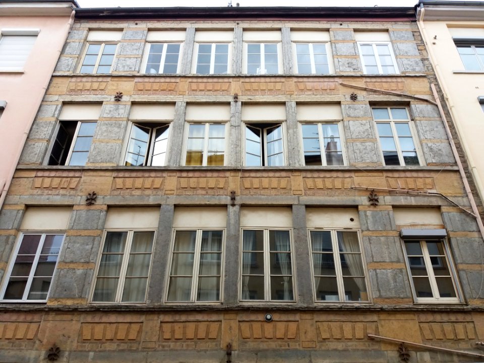 Lyon 4e - Rue Henry Gorjus, immeuble au numéro 11, haut de la façade