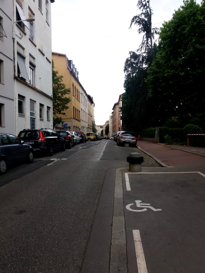 Lyon 4e - Rue Henry Gorjus, vers le sud, depuis le parc Francis Popy