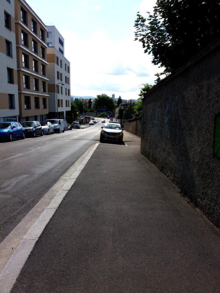 Lyon 4e - Rue Hermann Sabran, depuis la rue du Bois de la Caille
