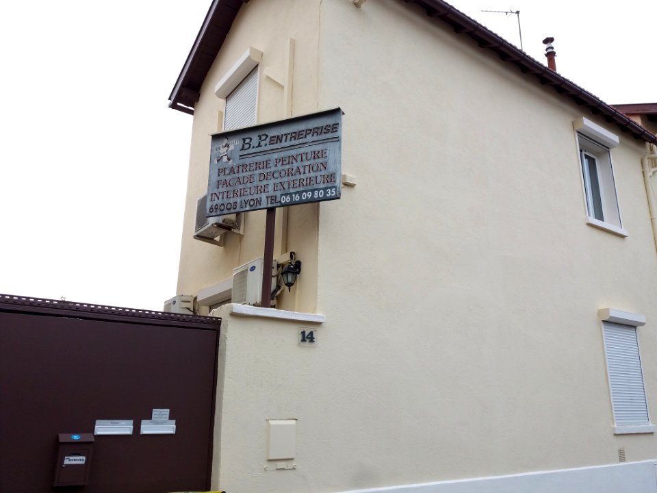 Lyon 3e - Rue Jean Quitout, enseigne B.P.entreprise