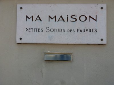 Lyon 4e - Rue Jacques-Louis Hénon, plaque Ma Maison, Petites Sœurs des Pauvres