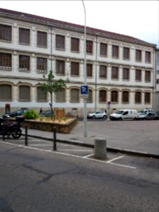 Lyon 4e - Rue Denfert-Rochereau - École Joseph Cornier, façade depuis la rue Jacquard