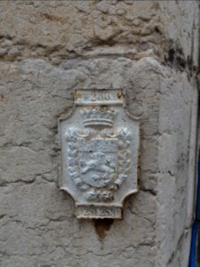 Lyon 4e - Rue Jacquard, borne de nivellement, à l'angle de la rue Denfert-Rochereau