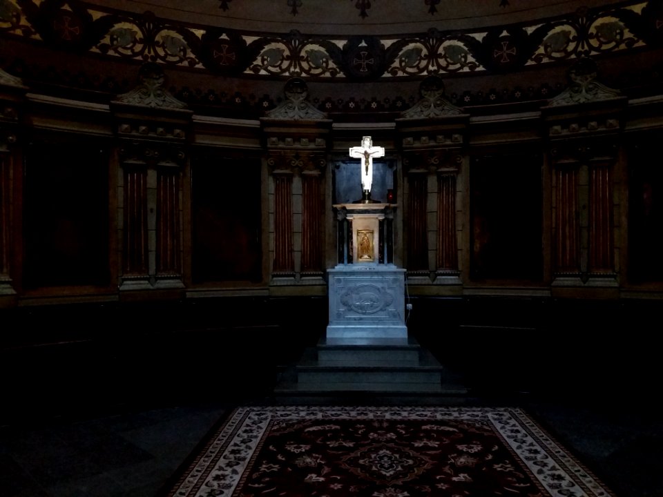 Lyon 4e - Rue Jacques-Louis Hénon - Église Saint-Denis, croix de l'abside