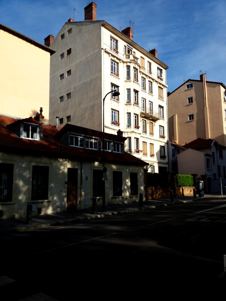 Lyon 4e - Rue Dumont d'Urville, immeuble au numéro 22bis