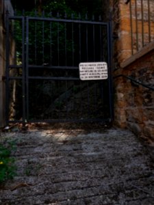 Lyon 4e - Rue Niepce, portail fermant le passage