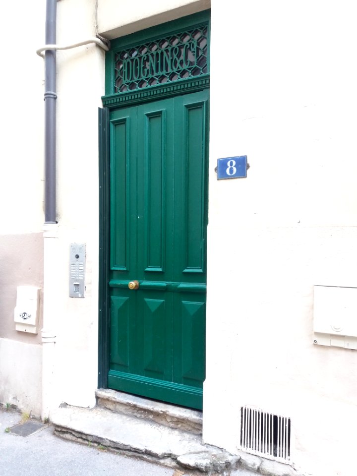 Lyon 4e - Rue Pelletier, porte au numéro 8, Dognin & Co
