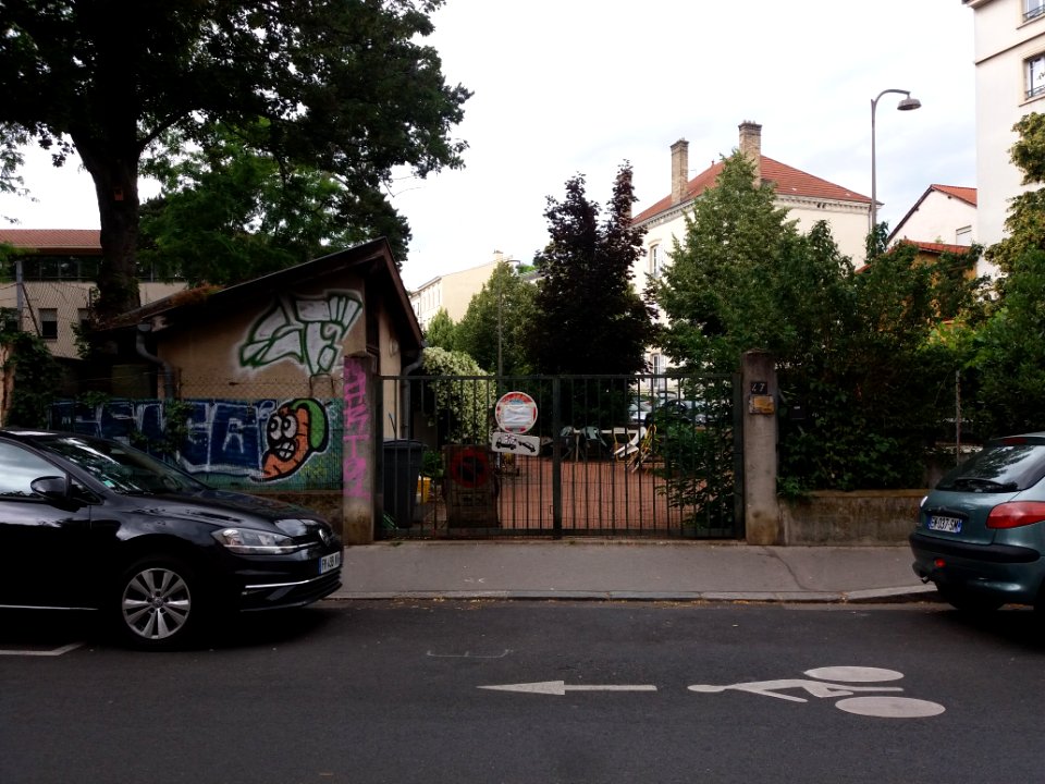 Lyon 4e - Rue Denfert-Rochereau, club de boules