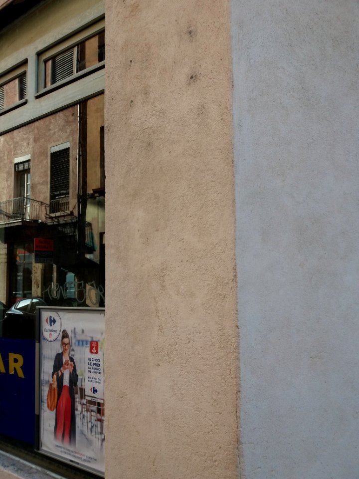 Lyon 4e - Rue Dumont, plaque manquante à l'angle de la rue de Cuire