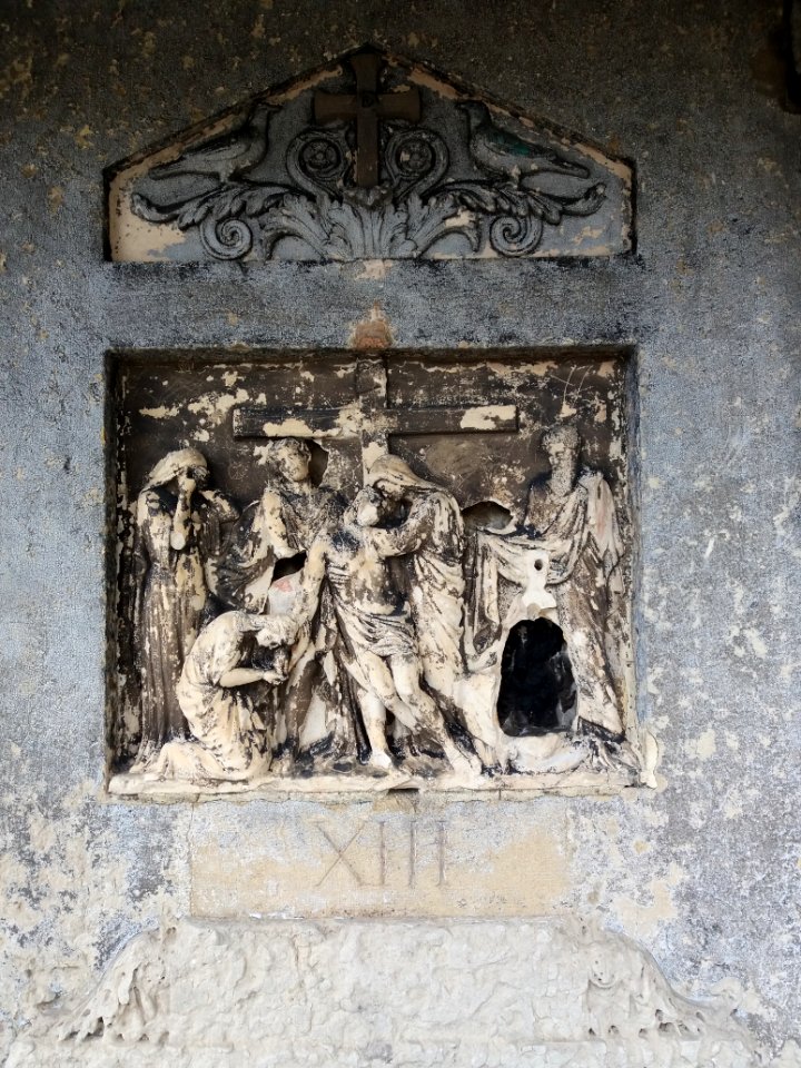 Lyon 5e - Église Saint Irénée, chemin de croix extérieur, station 13, détail (2)