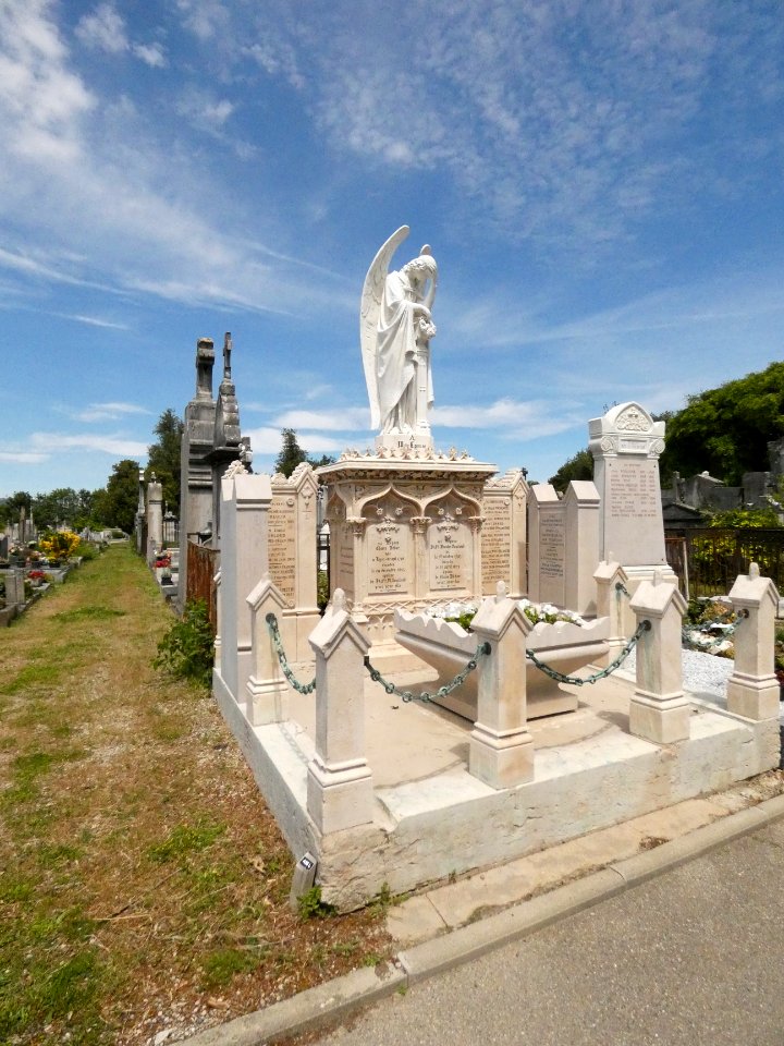 Lyon 5e - Cimetière de Loyasse - Tombe de la famille Vourloud-Bédor 01
