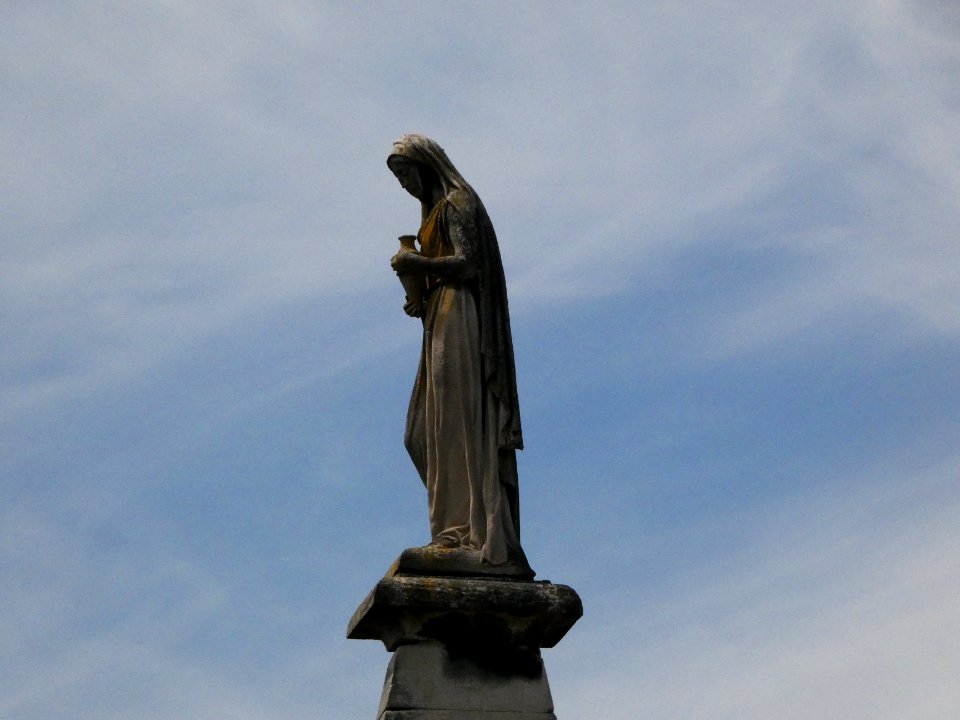 Lyon 5e - Cimetière de Loyasse - Tombe de JP Pleney - Statue de profil