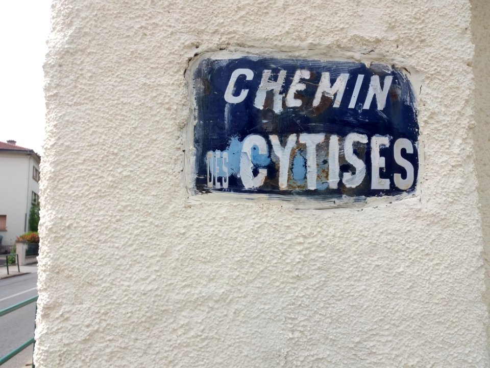Lyon 5e - Chemin des Cytises - Plaque repeinte