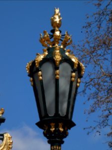 Lyon 6e - Place du Général Leclerc - Porte des Enfants du Rhône - Tête de lampadaire