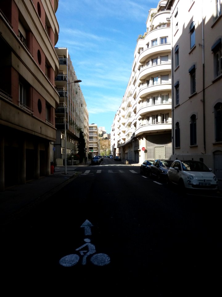 Lyon 6e - Rue Commandant Faurax, depuis le boulevard des Belges