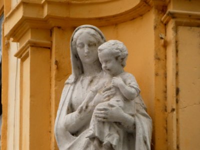 Lyon 6e - Place Maréchal Lyautey - Vierge à l'enfant, à l'angle de la rue Pierre Corneille - Détail