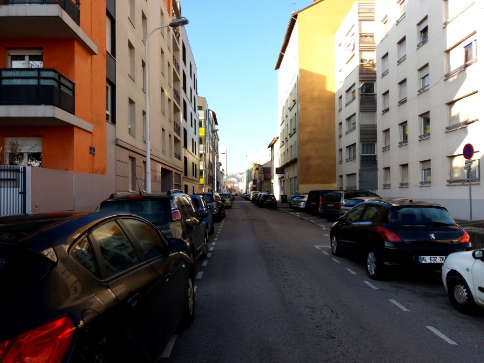 Lyon 7e - Rue André Bollier, vers l'ouest, en arrivant avenue Jean Jaurès