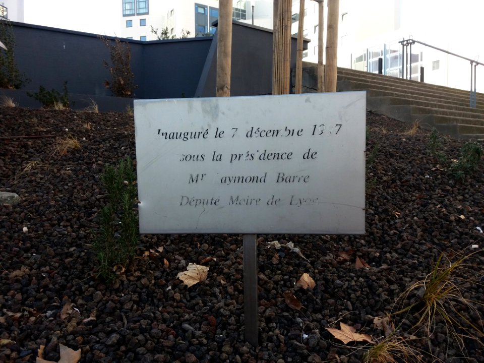 Lyon 7e - Place Jean de Verrazane, plaque inauguration