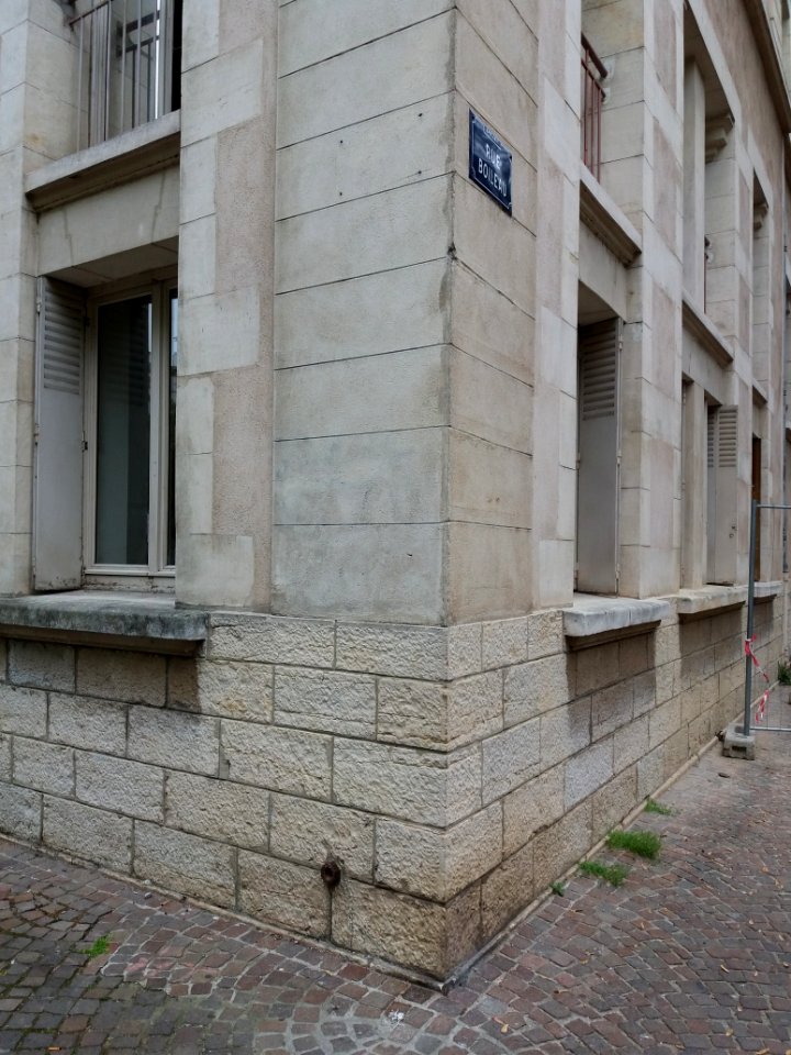 Lyon 6e - Place de l'Europe, plaque manquante à l'angle de la rue Boileau