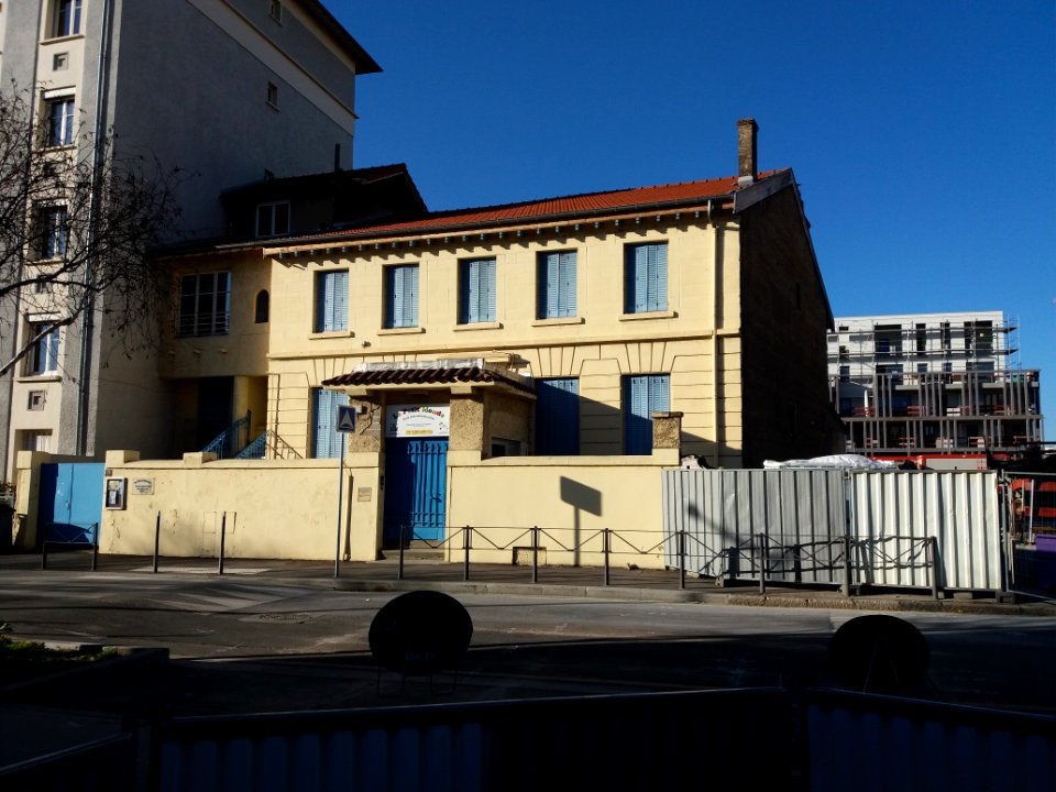 Lyon 7e - Rue André Bollier, école primaire Le Petit Monde