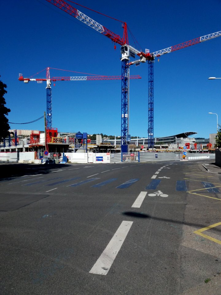 Lyon 7e - Rue Alexander Fleming, chantier Urban Garden, depuis la rue Pierre de Coubertin