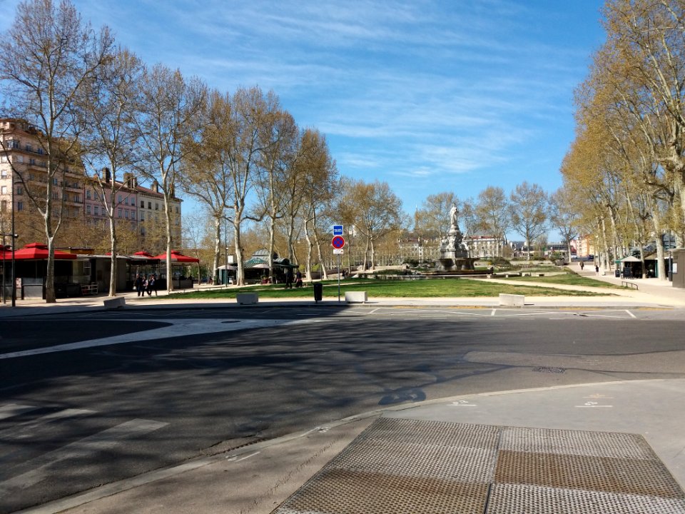 Lyon 6e - Place Maréchal Lyautey, depuis le cours Franklin Roosevelt