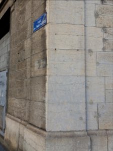 Lyon 6e - Place Jules Ferry, plaque manquante à l'angle avec la rue des Émeraudes