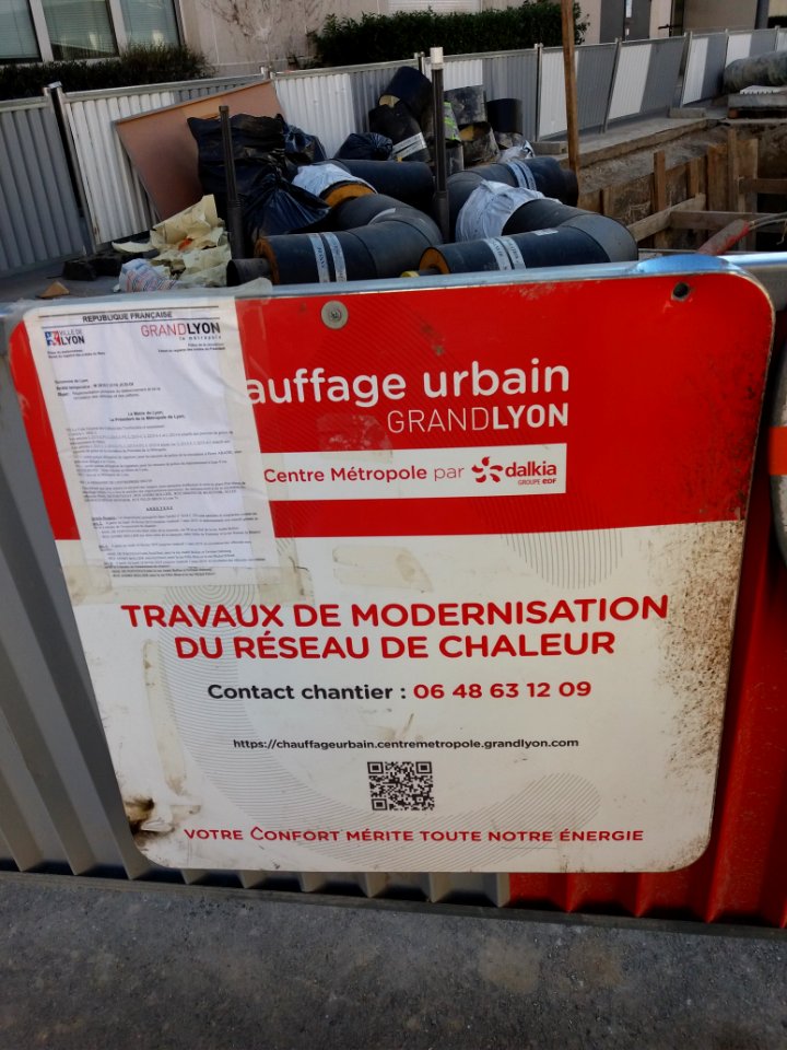 Lyon 7e - Rue André Bollier, panneau Travaux de modernisation du réseau de chaleur
