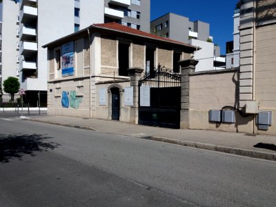 Lyon 7e - Rue André Bollier, maison au numéro 81 sans fenêtres