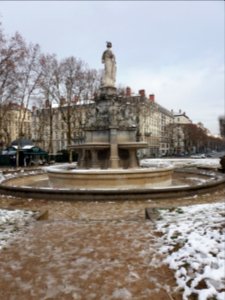 Lyon 6e - Place Maréchal Lyautey - Arrière de la fontaine