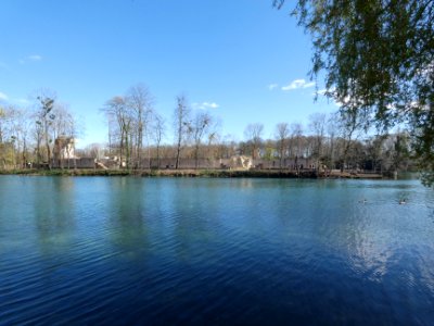 Lyon 6e - Parc de la Tête d'Or - Île du Souvenir - Vue depuis l'allée du Lac