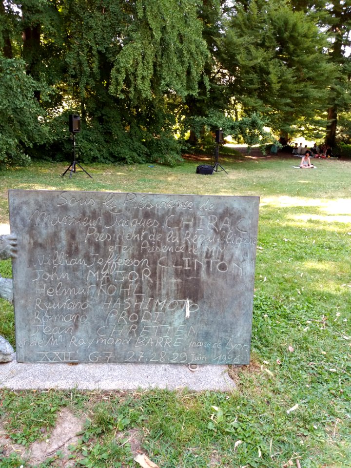 Lyon 6e - Parc de la Tête d'Or, plaque du 22ème G7, en 1996