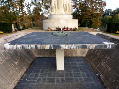 Lyon 6e - Parc de la Tête d'Or - Allée du Souvenir Français, lendemain de la commémoration du 11 novembre en 2019 (09)