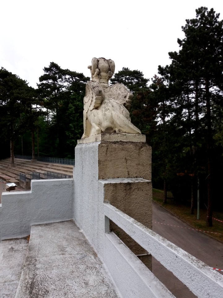 Lyon 6e - Parc de la Tête d'Or, vélodrome, Léopold Renard, Chrysomallos, arrière