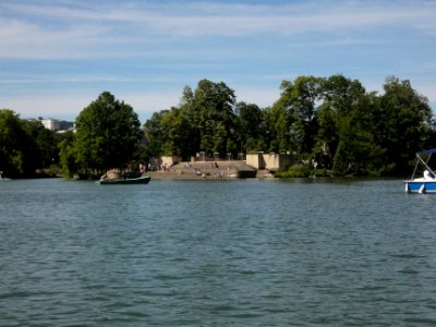 Lyon 6e - Parc de la Tête d'Or - Île du Souvenir - Côté sud, depuis un pédalo