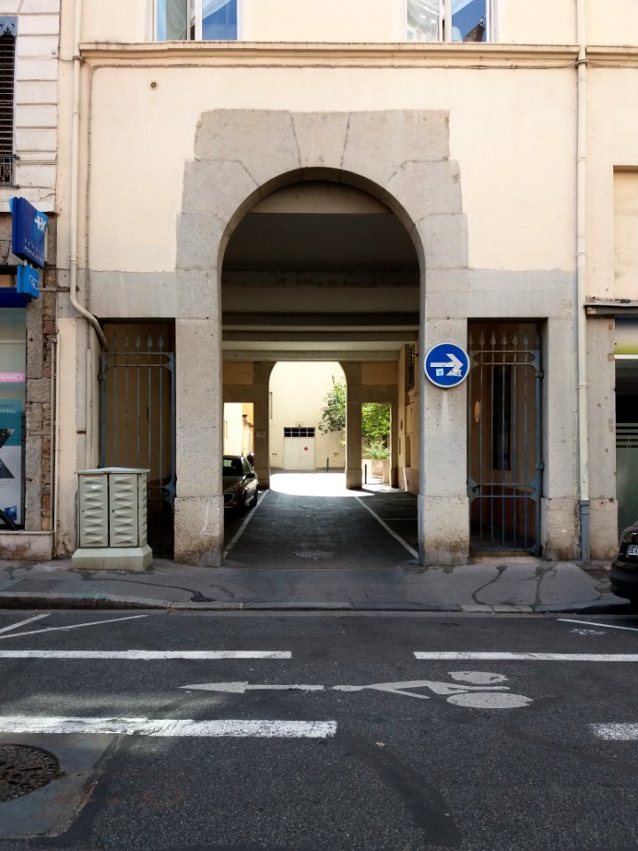 Lyon 6e - Rue Boileau, entrée au numéro 82