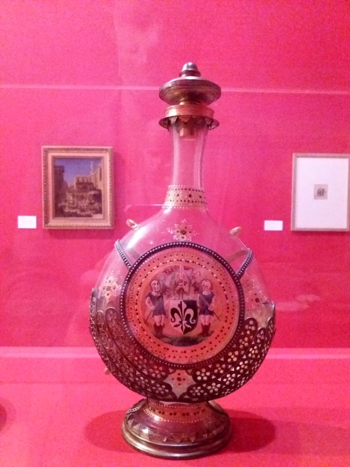 Lyon 6e - Musée d'art contemporain - Exposition Comme un parfum d'aventure - Gourde de pèlerin, XVIe siècle, Venise (D697)