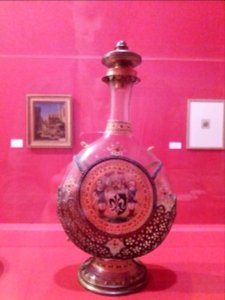 Lyon 6e - Musée d'art contemporain - Exposition Comme un parfum d'aventure - Gourde de pèlerin, XVIe siècle, Venise (D697)
