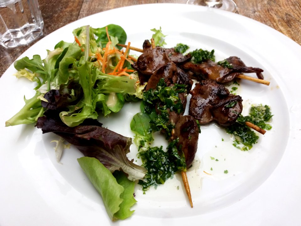 Lyon 6e - Le Bistrot du 6ème, brochettes de cœurs de canards
