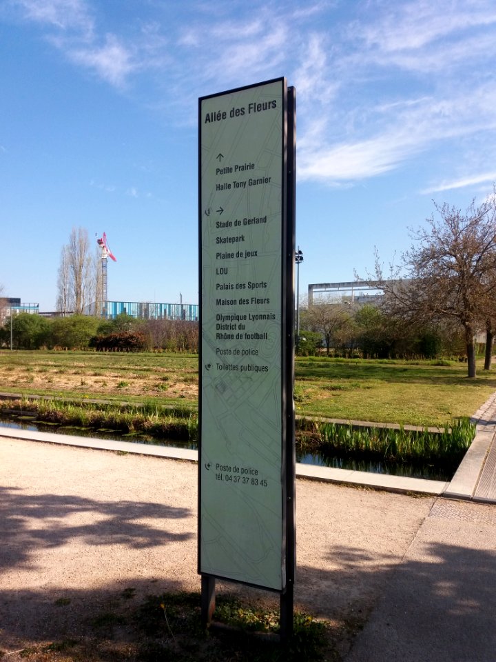 Lyon 7e - Parc de Gerland, allée des Fleurs, panneau