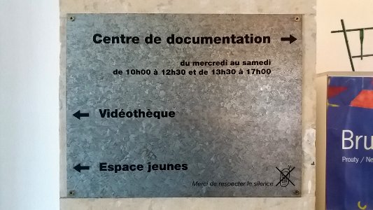 Lyon 7e - Centre d'Histoire de la Résistance et de la Déportation, centre de documentation, plaque d'orientation