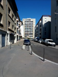 Lyon 7e - Rue Commandant Ayasse, depuis la rue Marcel Mérieux