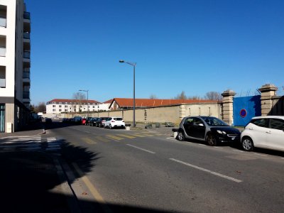 Lyon 7e - Boulevard de l'Artillerie, côté nord au niveau de la rue Jean-François Raclet