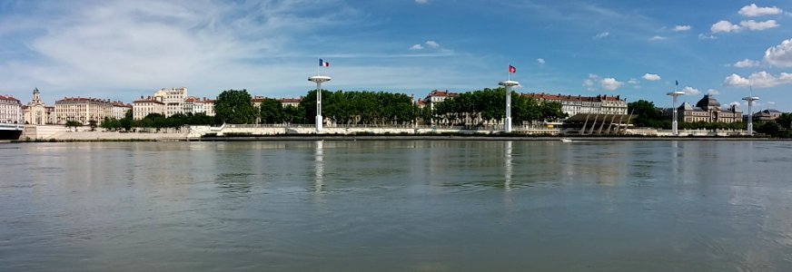 Lyon 7e - Berge Karen Blixen - Depuis le quai Gailleton, au niveau de la place Antonin Poncet