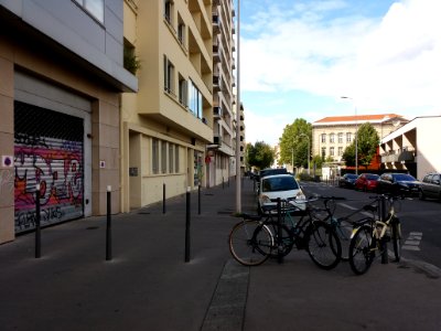 Lyon 7e - Rue Chevreul, vers l'ouest, au niveau de l'école maternelle Jean Macé